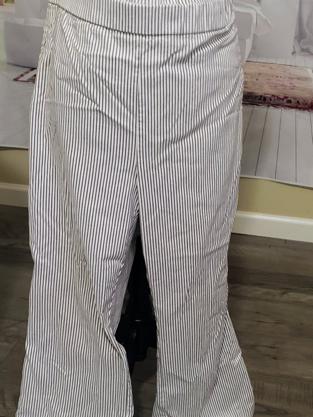 JNY, Tan and Cream Seersucker Pull-on capris, 2X